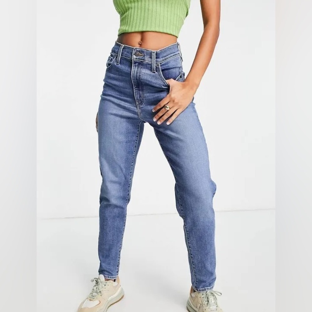 BRAND NEW (with tags) Levi’s High Waisted Taper Jeans